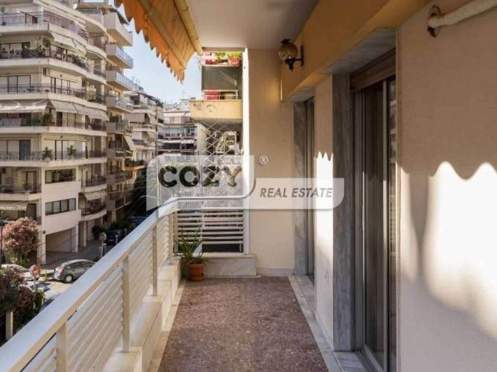 Θέα απο μπαλκόνι