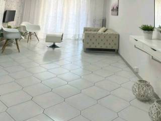 Forumland Real Estate, Σαλόνι