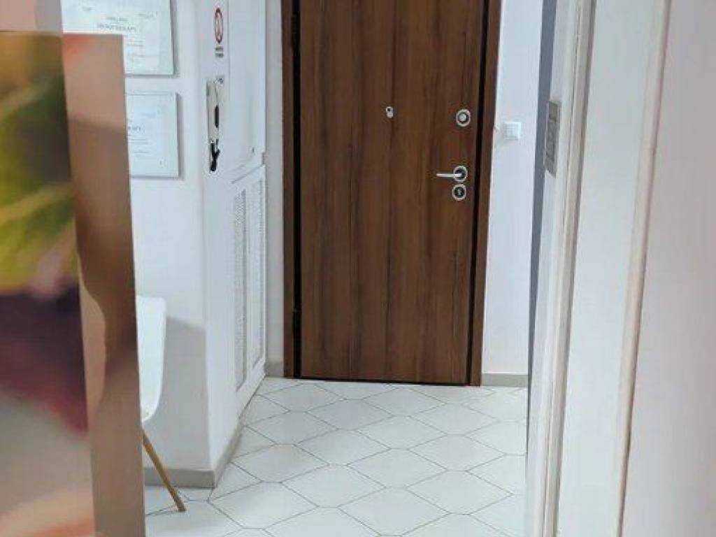 Forumland Real Estate, Είσοδος