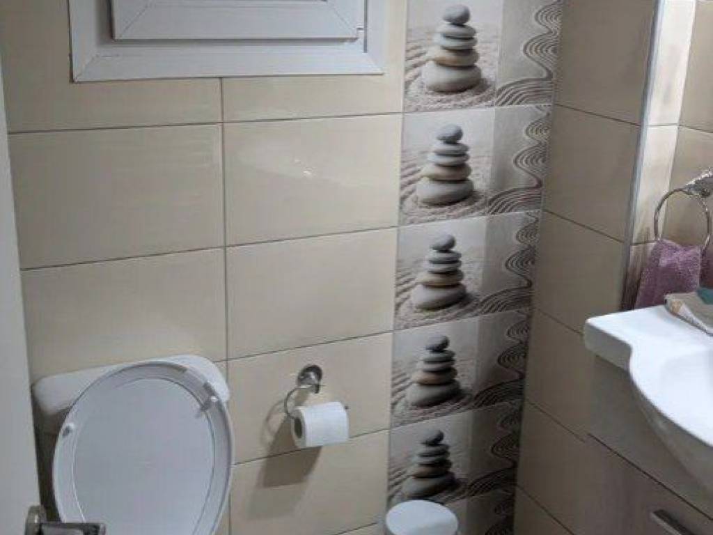 Forumland Real Estate, Μπάνιο