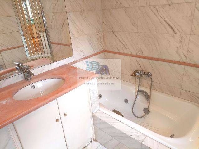 MASTER BATHROOM WITH HYDROMASSAGE