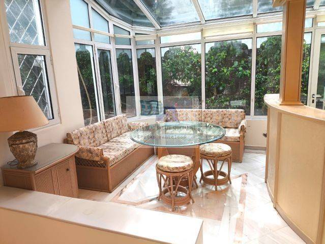 OPEN PLAN DINING AREA