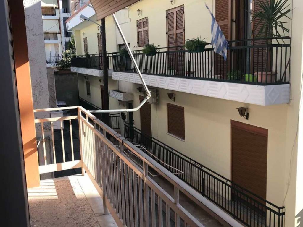 μπαλκόνι Α΄ορόφου