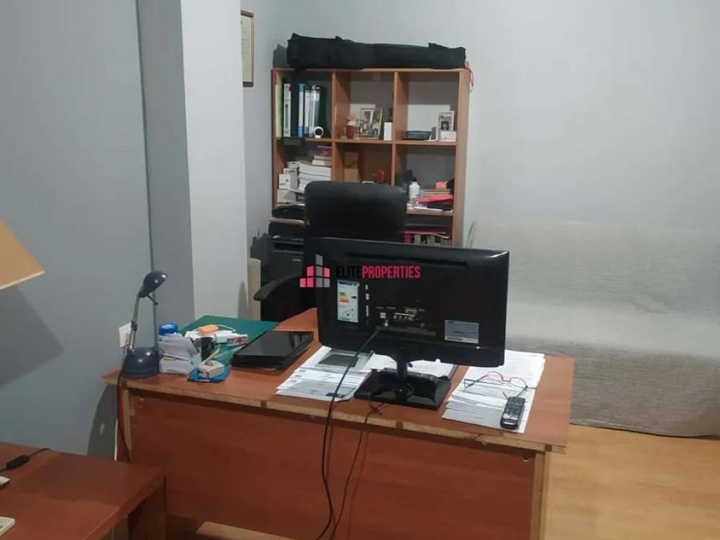 ΓΡΑΦΕΙΟ ΣΑΛΟΝΙ