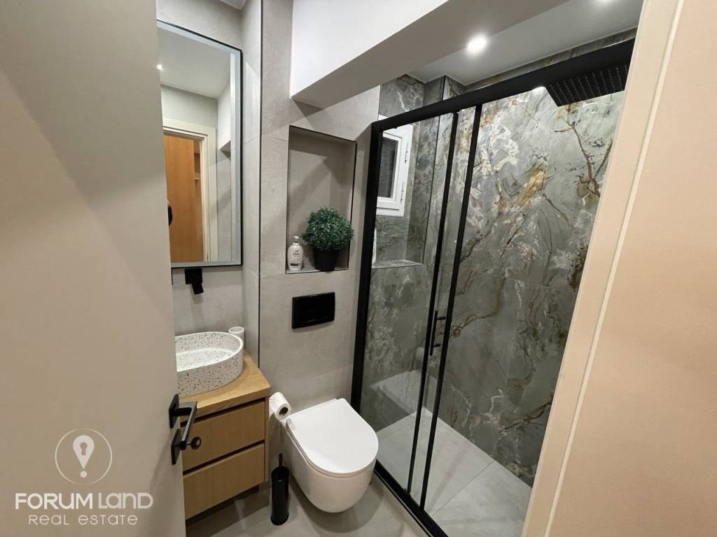 Forumland Real Estate, Μπάνιο