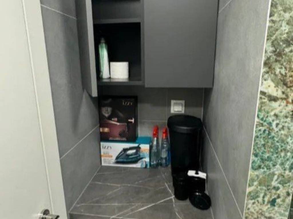 Forumland Real Estate, Μπάνιο