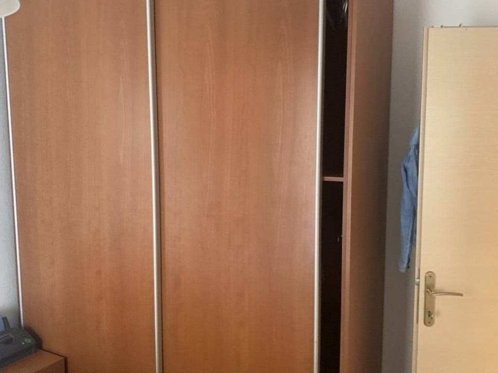 Forumland Real Estate, Ντουλάπα