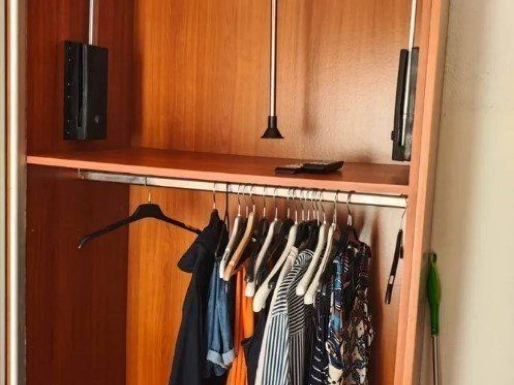 Forumland Real Estate, Ντουλάπα