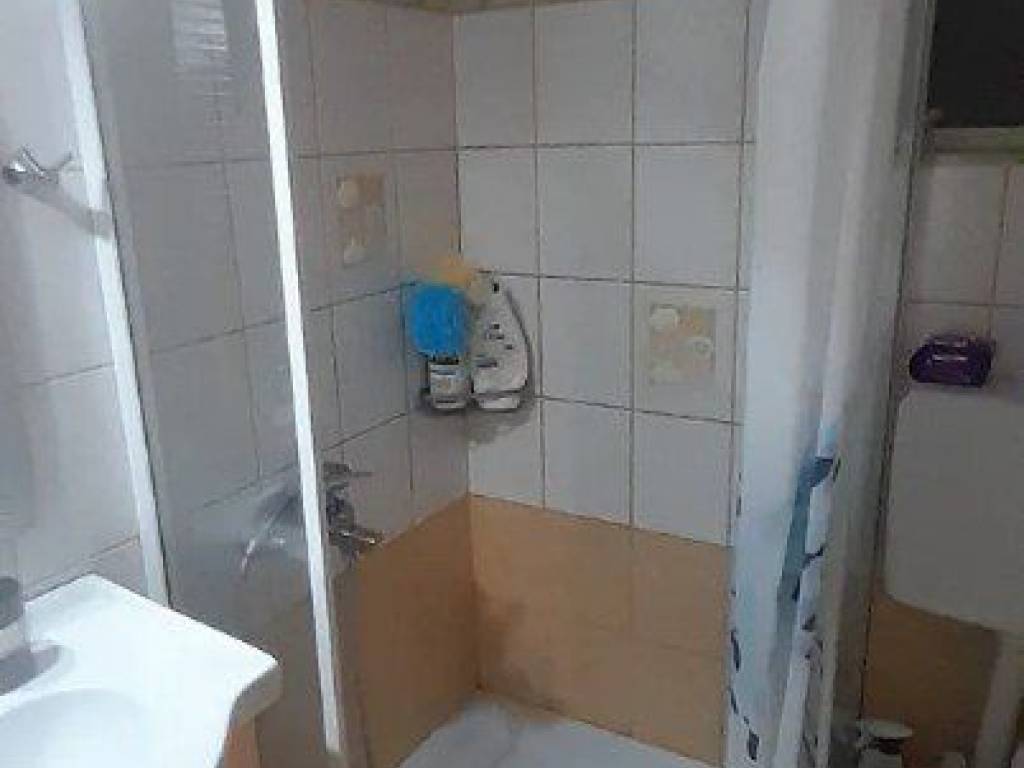 Forumland Real Estate, Μπάνιο