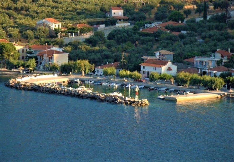 OMORPHE KAI ESYCHE PERIOCHE