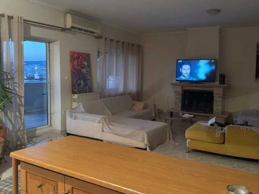 Forumland Real Estate, Σαλόνι με τζάκι