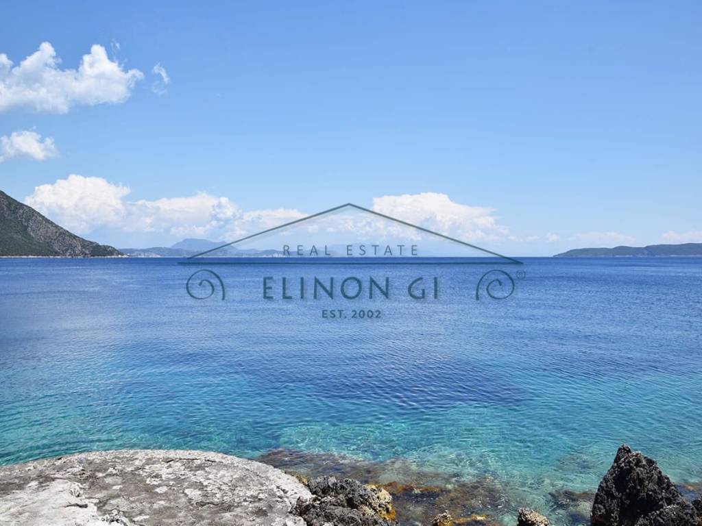 Το αγροτεμάχιο βρίσκετε πάνω στη θάλασσα