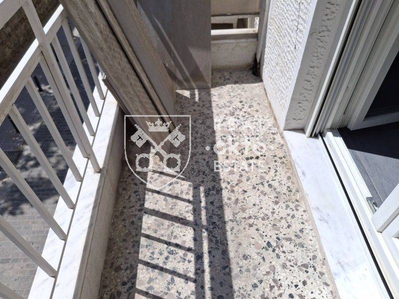 Μπαλκόνι εμπρόσθιο