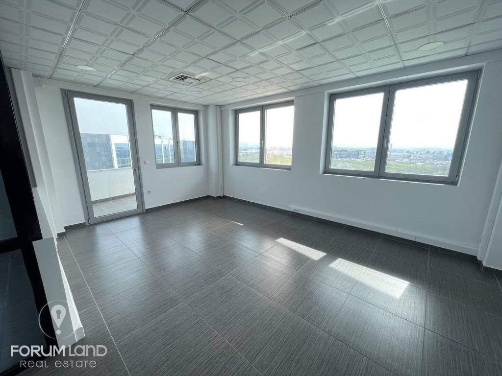 Forumland Real Estate, Επαγγελματικός χώρος