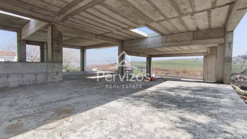 Άποψη χώρου,Όροφος