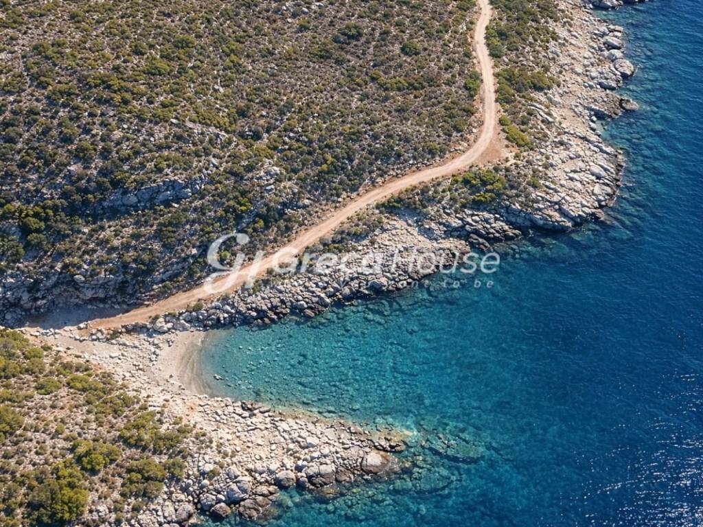 Μάνη παραθαλάσσιο οικοδομήσιμο και επικλινές οικόπεδο