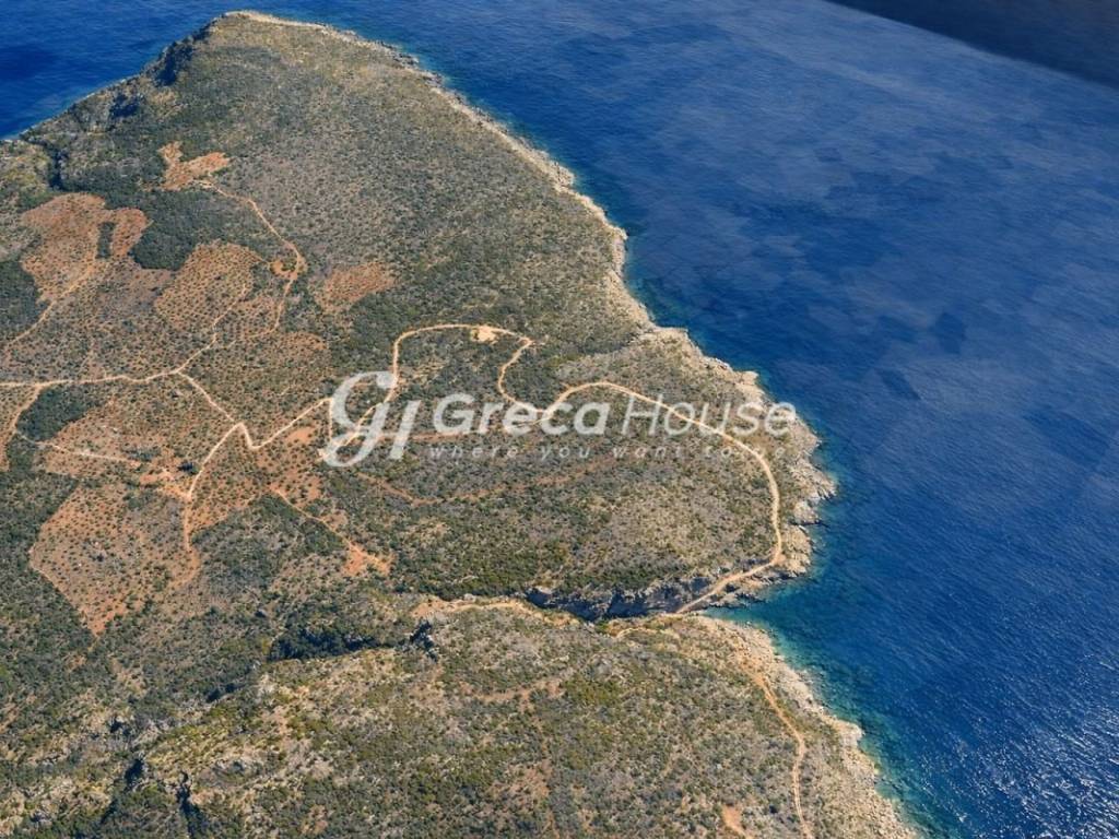 Μάνη παραθαλάσσιο οικοδομήσιμο και επικλινές οικόπεδο