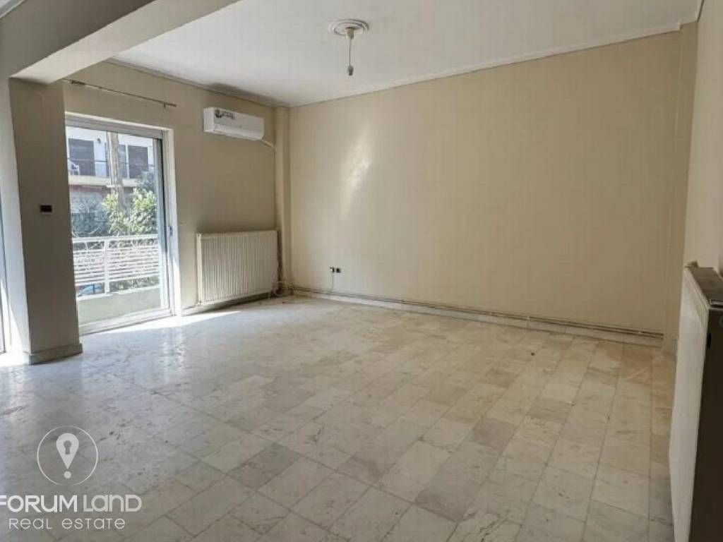 Forumland Real Estate, Σαλόνι