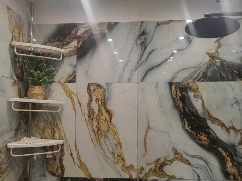 Forumland Real Estate, Μπάνιο