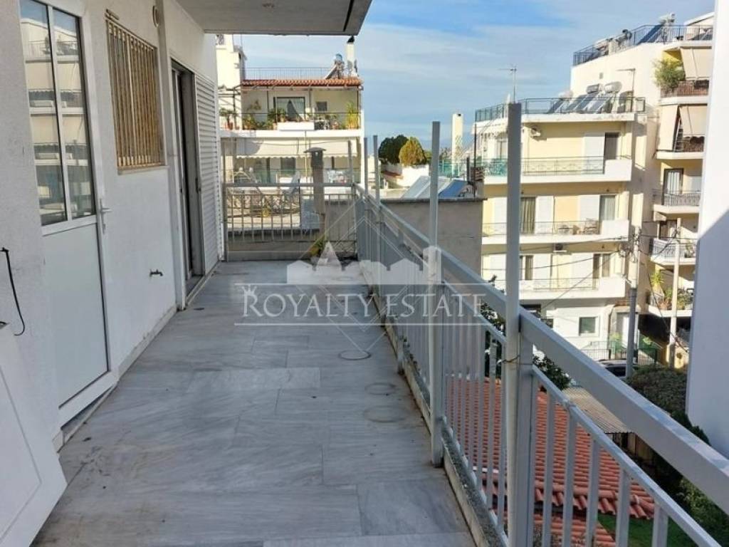 Πίσω μπαλκόνι