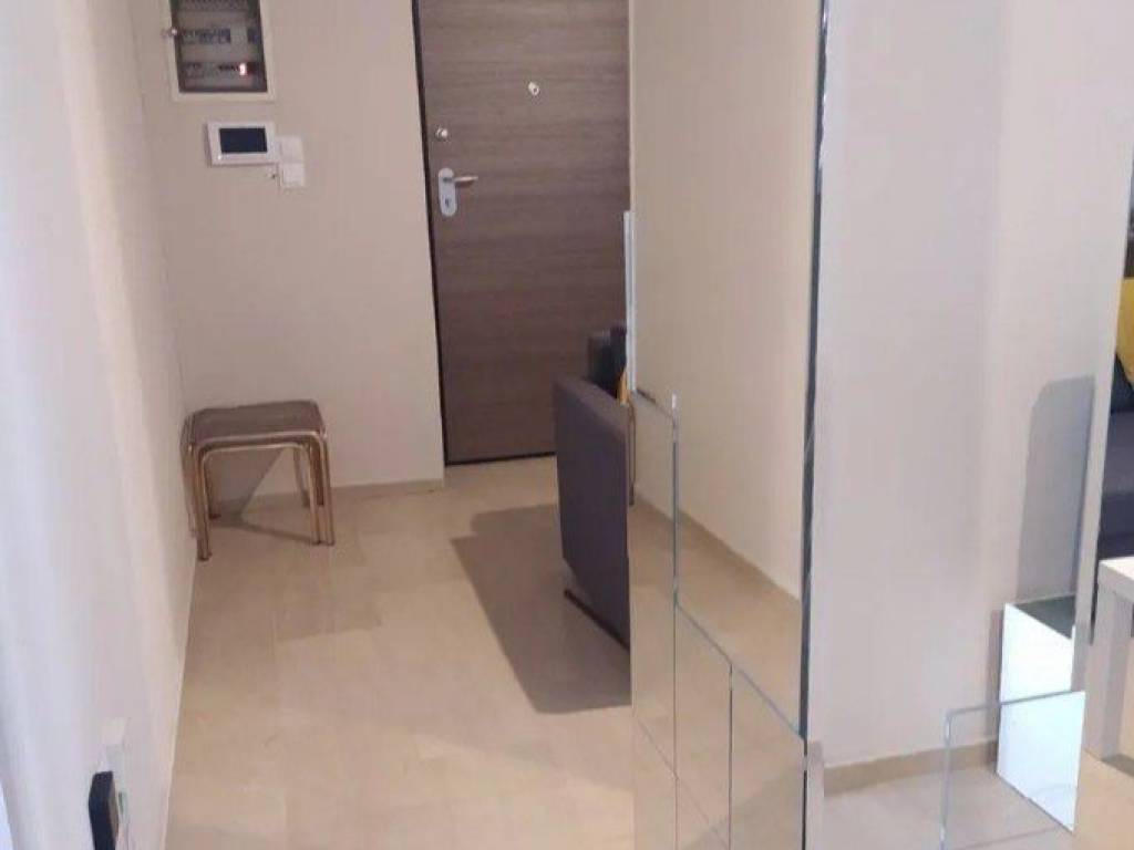 Forumland Real Estate, Είσοδος