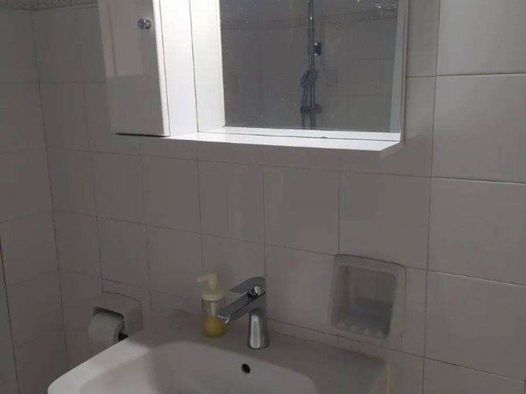 Forumland Real Estate, Μπάνιο