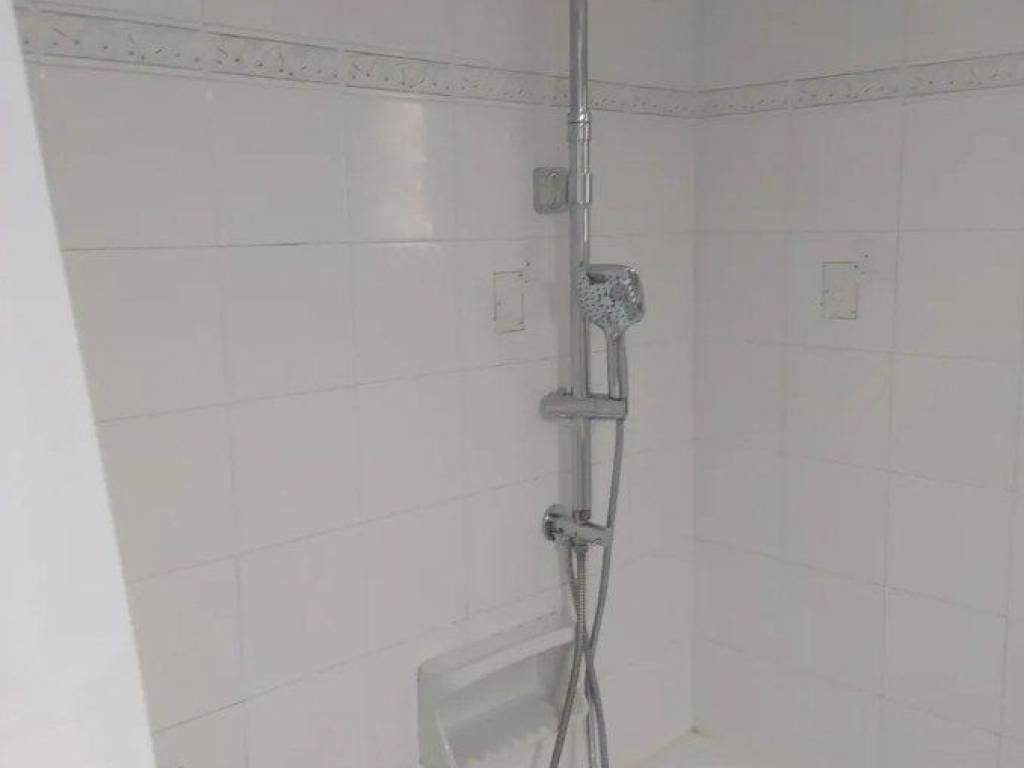 Forumland Real Estate, Μπάνιο με μπανιέρα