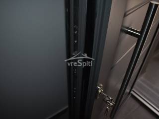 ΘΩΡΑΚΙΣΜΕΝΗ ΠΟΡΤΑ