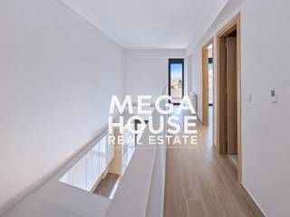 entrance corridor 5th floor