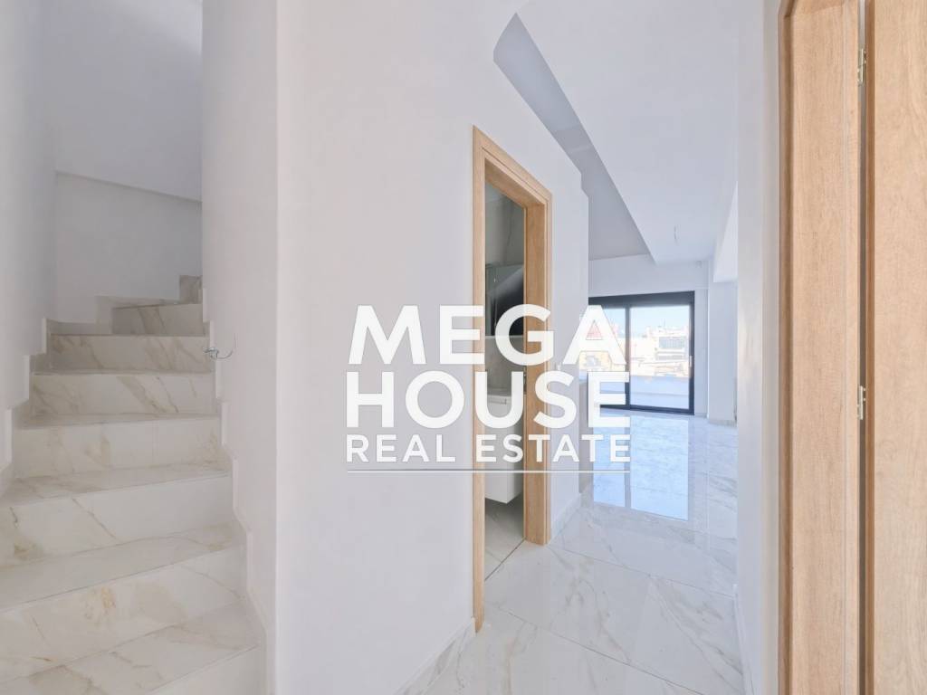 entrance corridor 4th floor