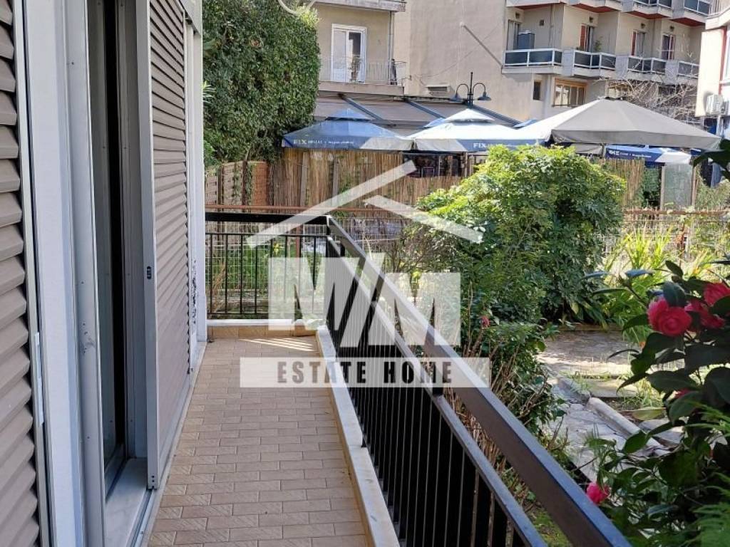 Θέα από μπαλκόνι