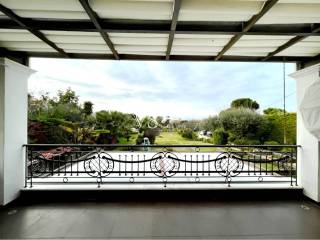 Θέα απο μπαλκόνι