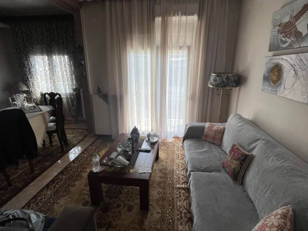 ΣΑΛΟΝΙ ΙΣΟΓΕΙΟΥ