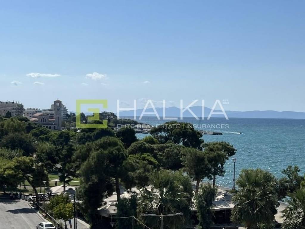 Θέα από μπαλκόνι