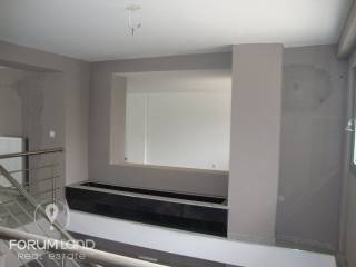 Forumland Real Estate, Πατάρι