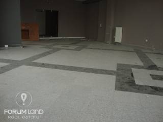 Forumland Real Estate, ισόγειο