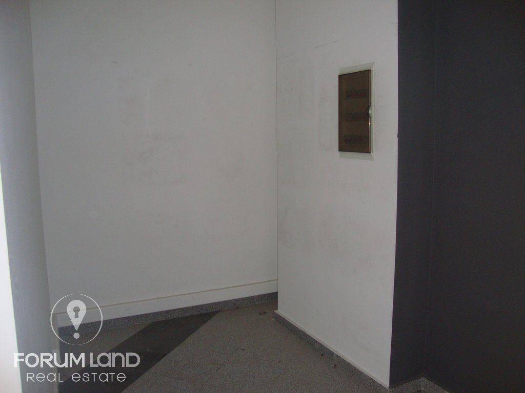 Forumland Real Estate, ισόγειο