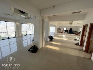 Forumland Real Estate, επαγγελματικός χώρος