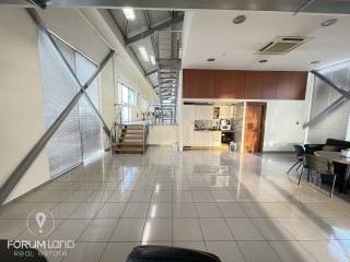 Forumland Real Estate, Επαγγελματικός χώρος