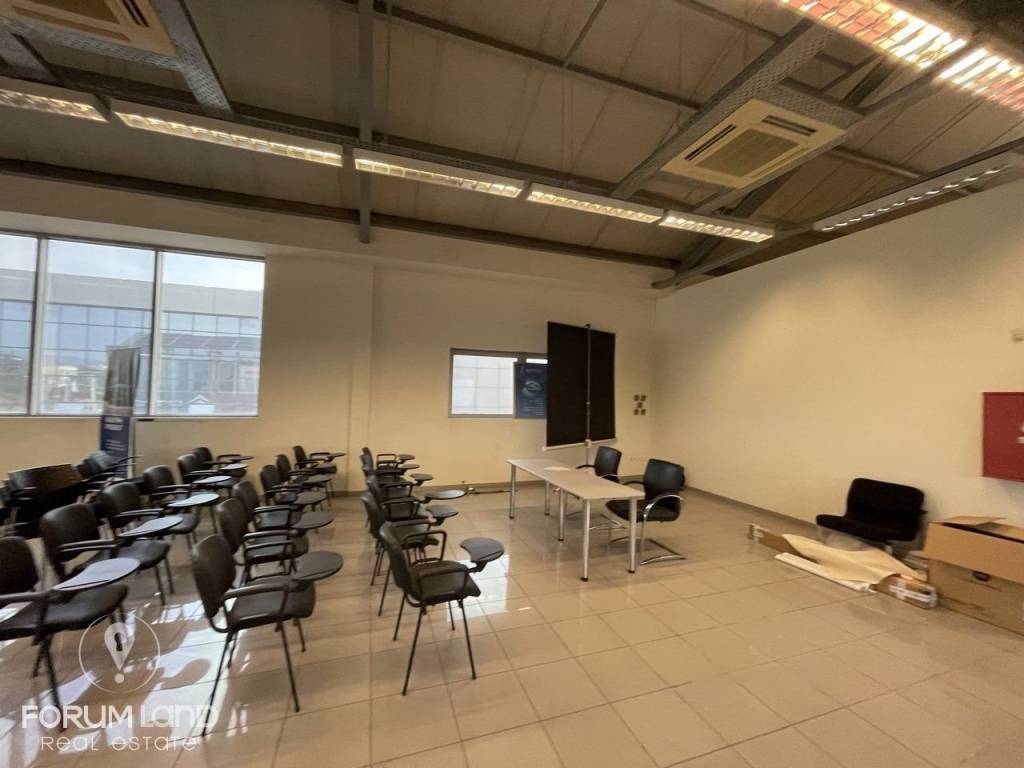 Forumland Real Estate, Επαγγελματικός χώρος