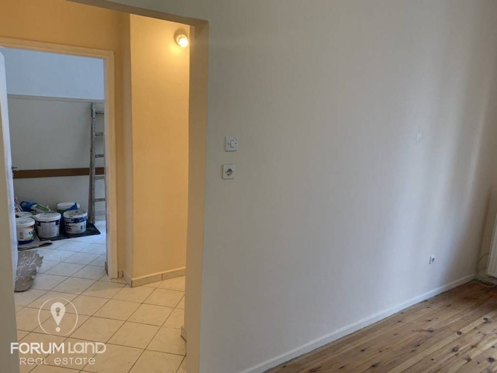 Forumland Real Estate, Διάδρομος