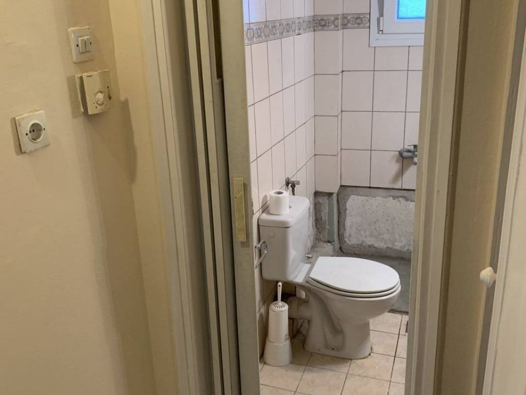 Forumland Real Estate, Μπάνιο με ντουζιέρα