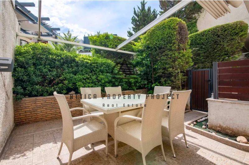 Θέα από μπαλκόνι