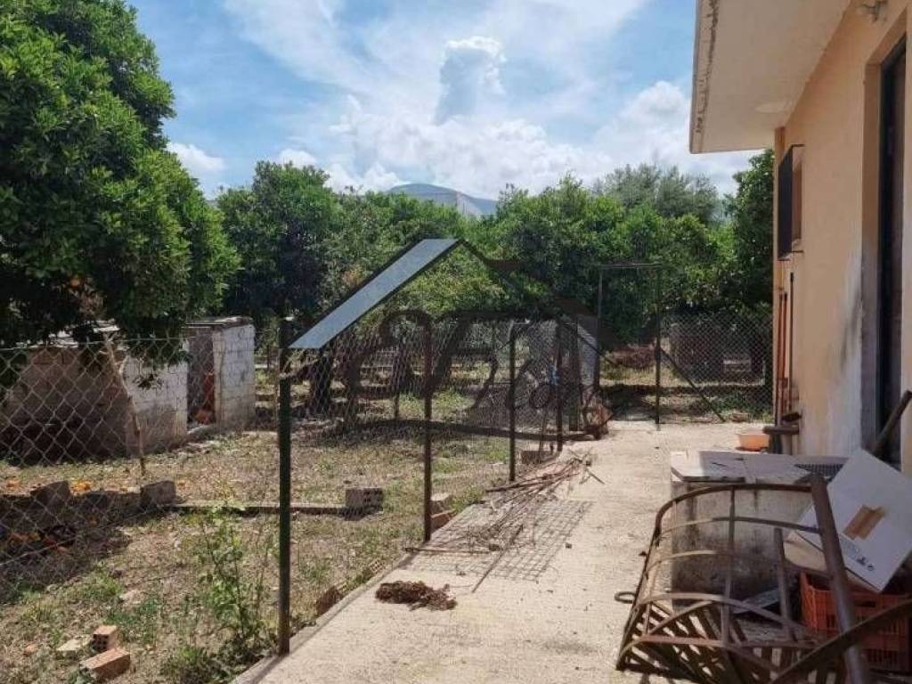 Άποψη οικοπέδου