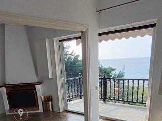 Forumland Real Estate, Σαλόνι με τζάκι