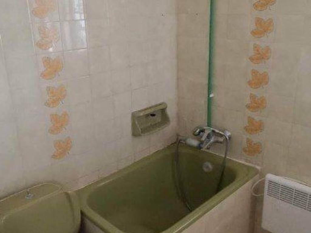 Forumland Real Estate, Μπάνιο