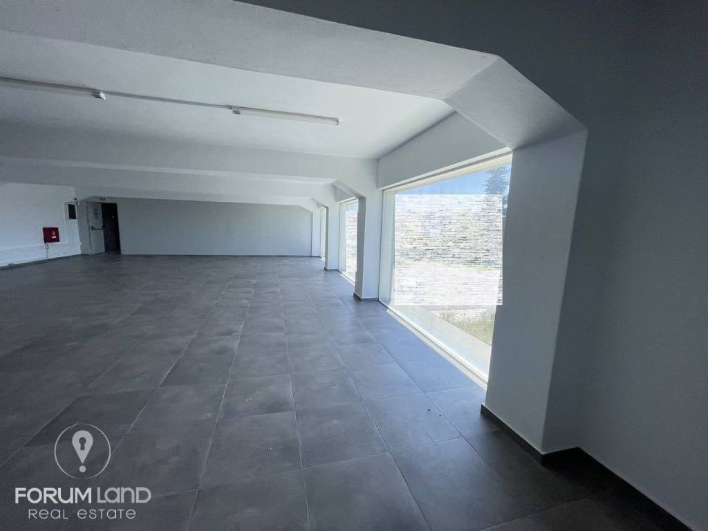 Forumland Real Estate, Ισόγειος χώρος