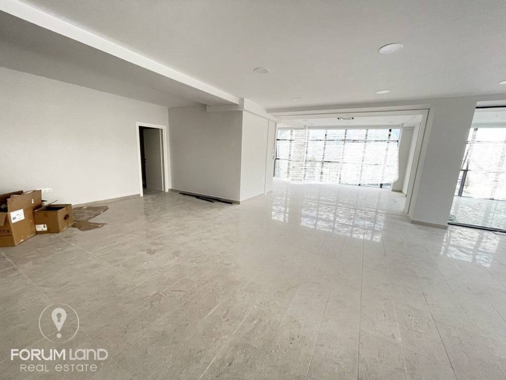 Forumland Real Estate, επαγγελματικός χώρος