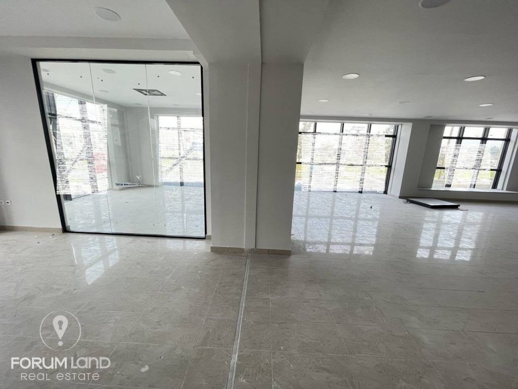 Forumland Real Estate, επαγγελματικός χώρος