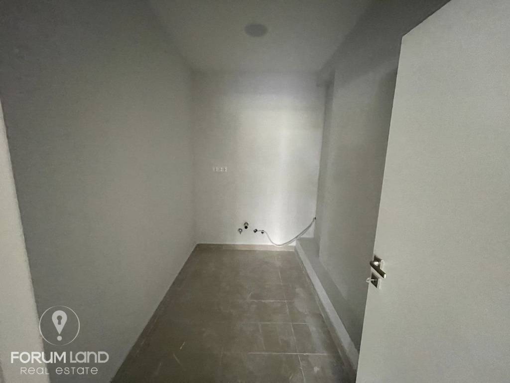 Forumland Real Estate, επαγγελματικός χώρος